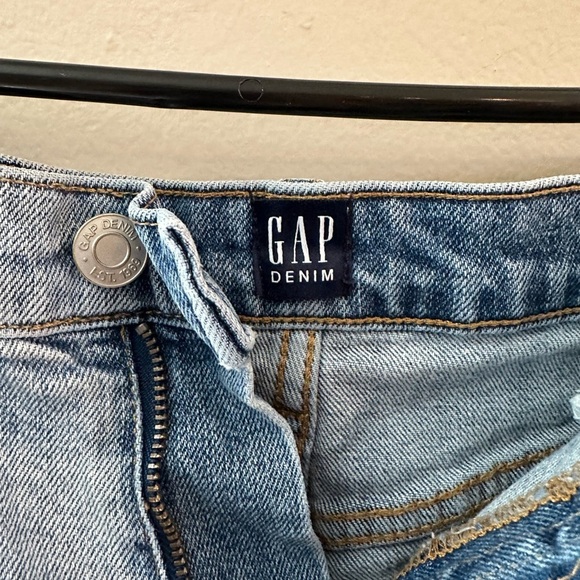 GAP Blue Jean Shorts Distressed Frayed Hem Size 29 - Picture 2 of 6